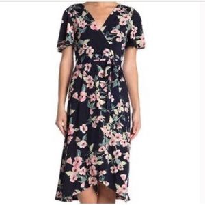Eliza J Floral Flutter Sleeve Faux Wrap Midi dress in Navy. Size 6